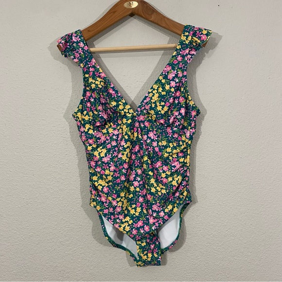 Ruffle Shoulder Ruched Full Coverage Swimsuit - Picture 5 of 15